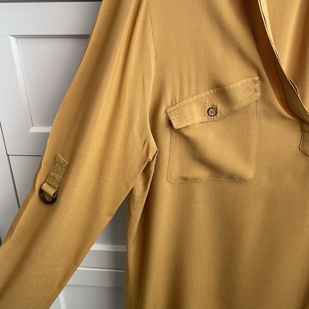 Forever 21 I Love H81 Women’s Mustard Long Sleeve 1/2 Button Collared Blouse - M - Picture 3 of 6